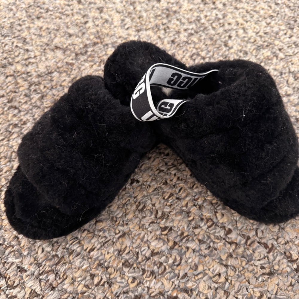 UGG Fluff Yeah Black Shearling Lined Slip-On Slippers